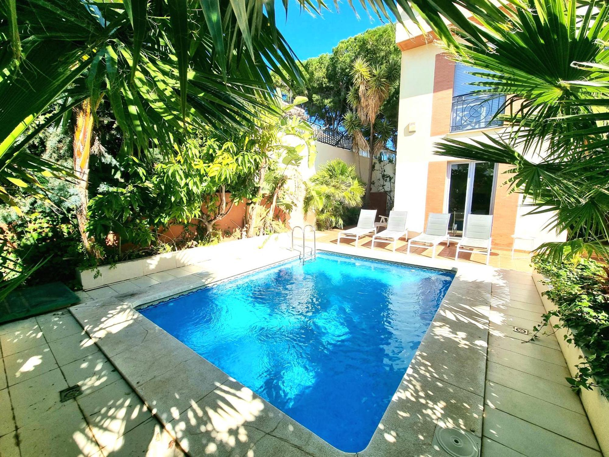 Stunning Home With Outdoor Swimmingpool, 4 Bedrooms And Wifi Benalmádena Dış mekan fotoğraf